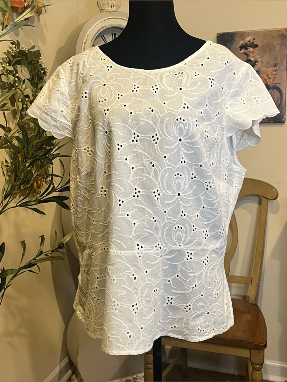 LOFT Crisp White Floral Eyelet Flutter Sleeve Blouse-Size 18 EUC